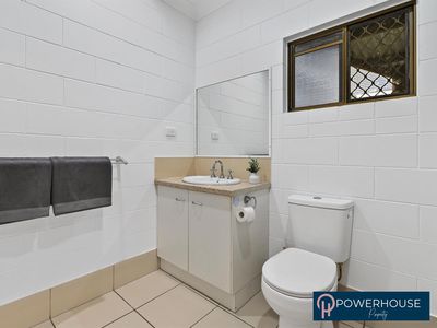 2 / 496 Severin Street, Manunda