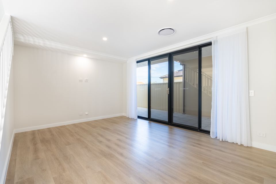 1 / 116 Gloucester Ave, Shoalwater