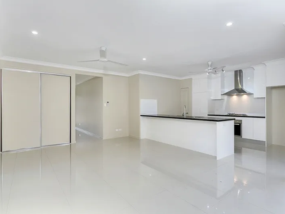 2E Fitzmaurice Drive, Bentley Park