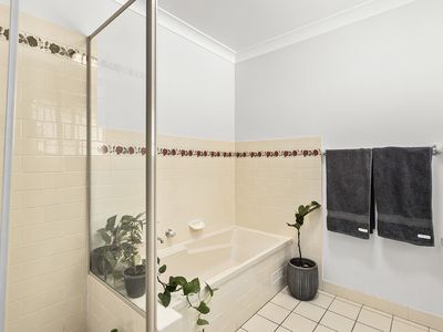 2 / 66 Pur Pur Avenue, Lake Illawarra