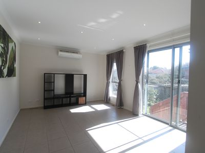 1 / 27 Fairland Avenue, Oakleigh East