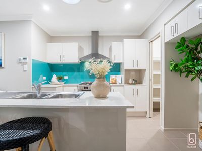 30 Minorca Circuit, Hamlyn Terrace