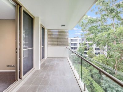 303 / 34 Ferntree Place, Epping