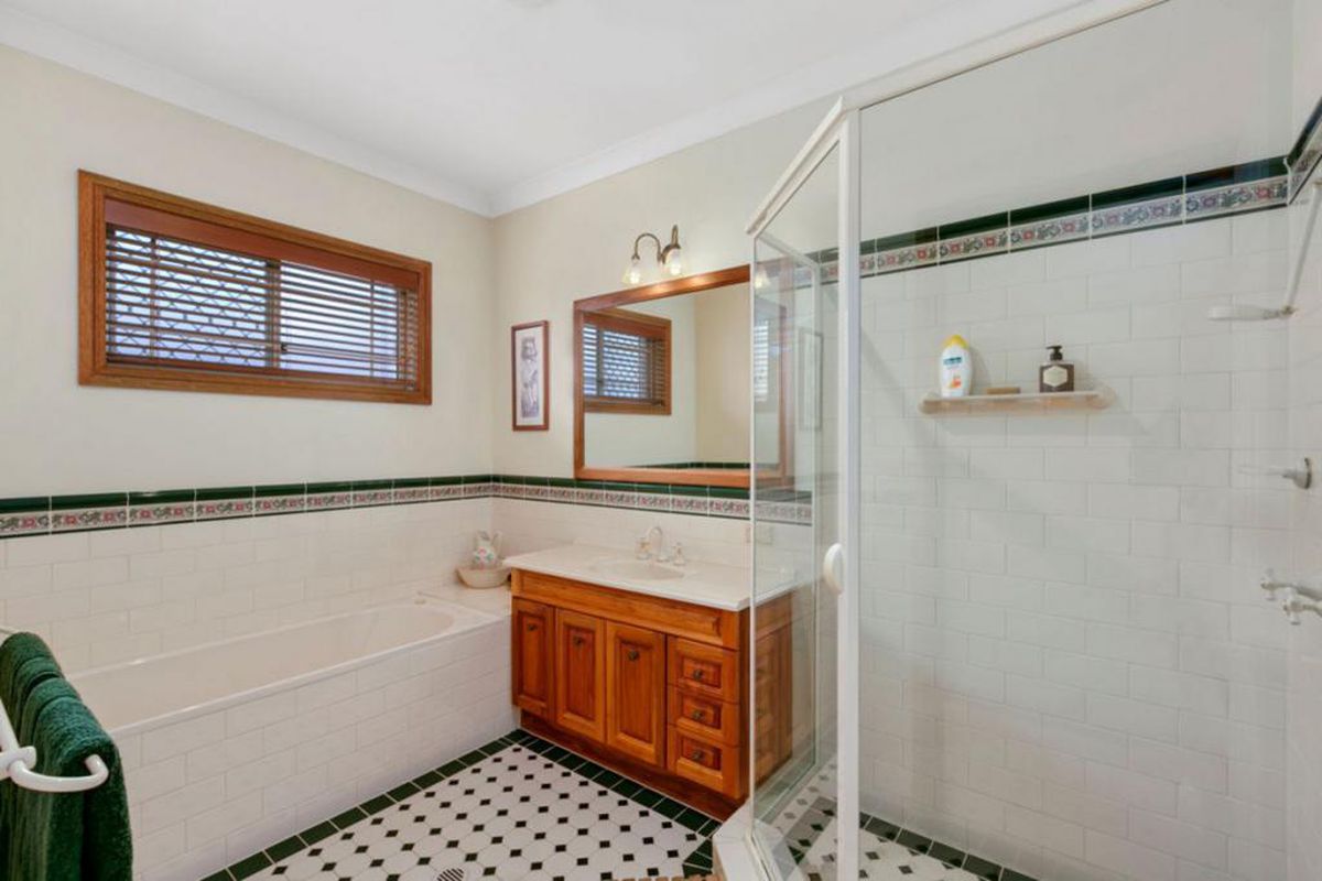 35 Nerang River Drive, Nerang