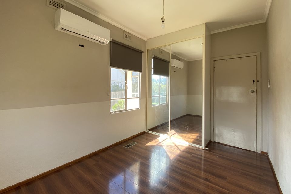 1 / 4 Margot Street, Chadstone