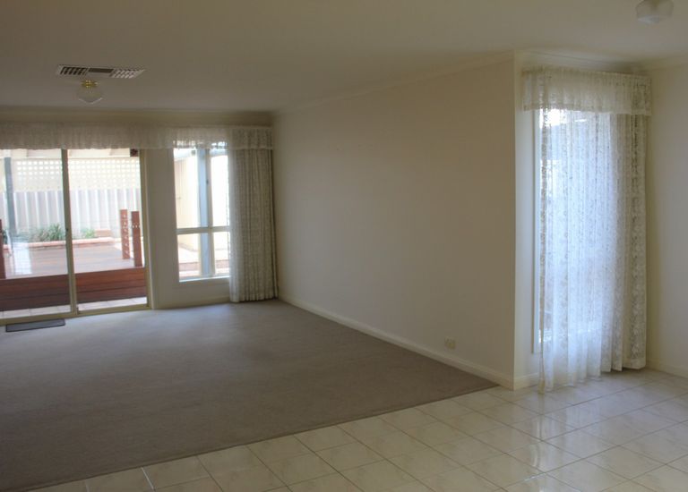 2 Phyllis Court, Trott Park