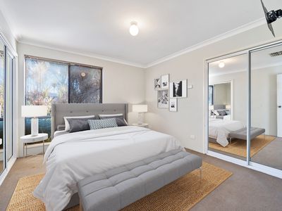 6 Lessing Place, South Lake