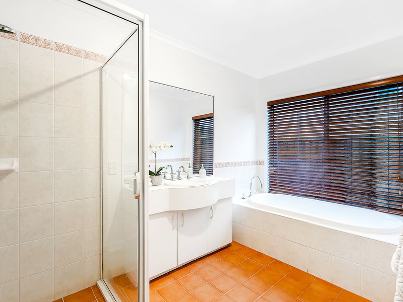 12 Amberlea Street, Glenwood