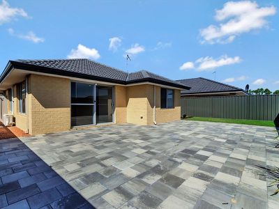 17 Cooloola Chase, Yanchep