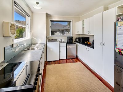 316 Main Road, Tawa
