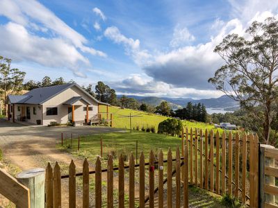 14 Cawthorns Road, Wattle Grove