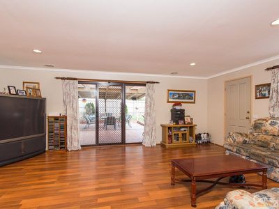 8 Rohan Court, Hampton Park