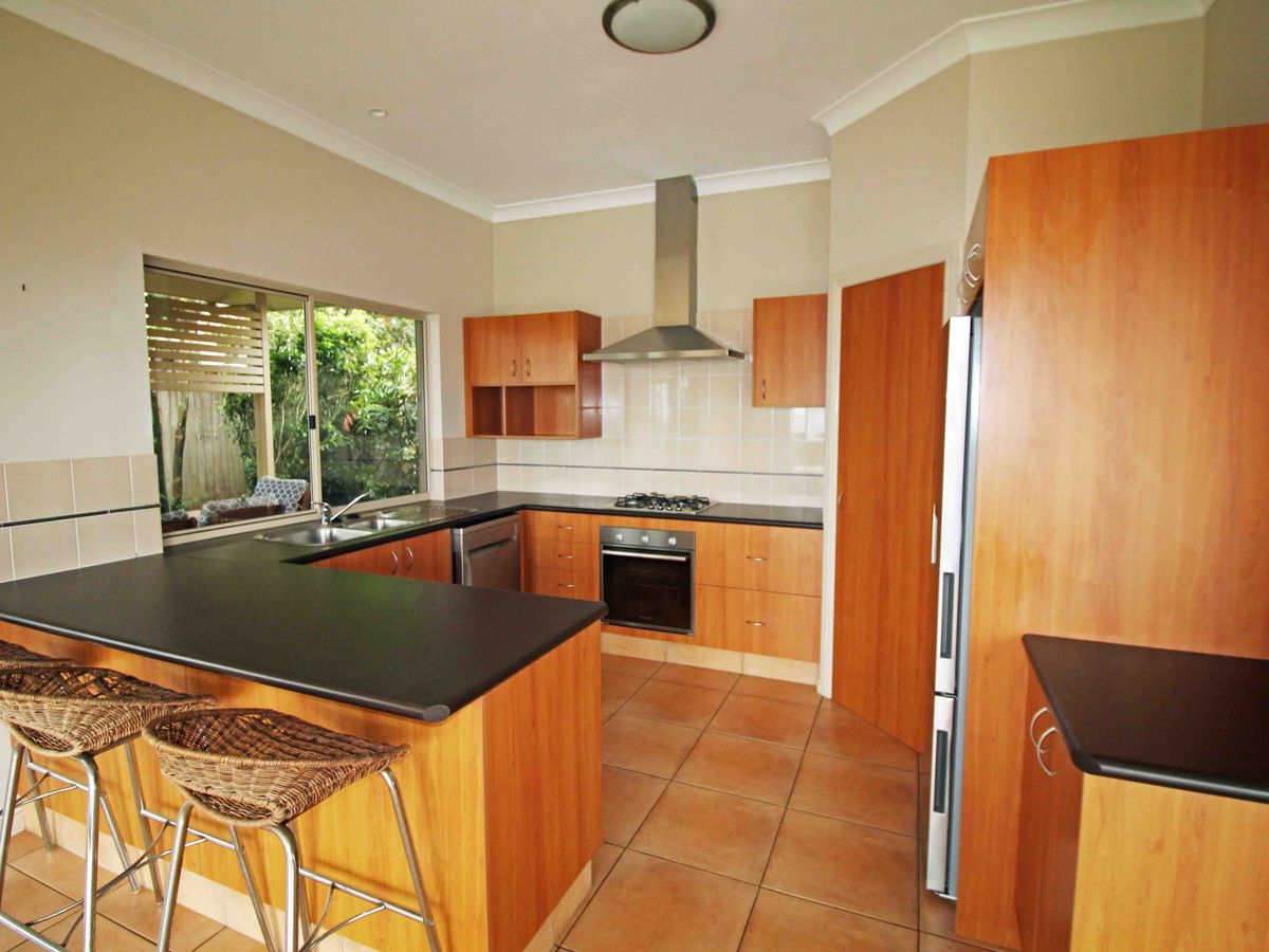 22 Countryview Drive, Atherton