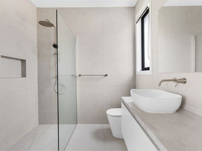 2 / 29 Hampton Parade, West Footscray