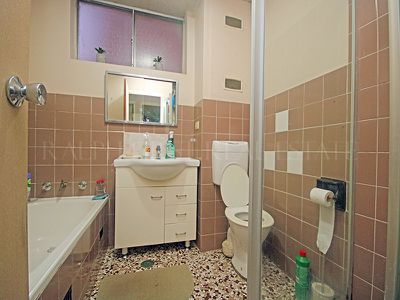 1 / 11 Croydon Street, Lakemba