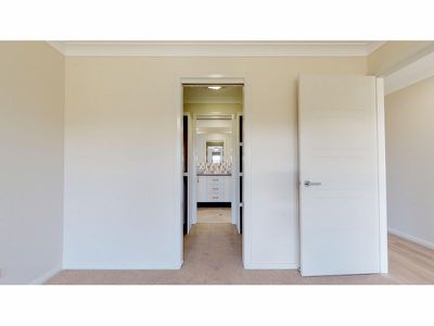 24 Waterfall Crescent, Dubbo