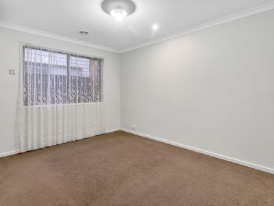 7 Dellinea Street, Cranbourne North