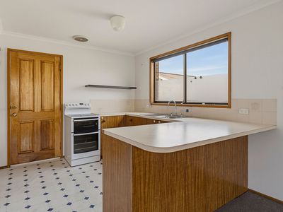 8 / 11 Cadbury Road, Claremont