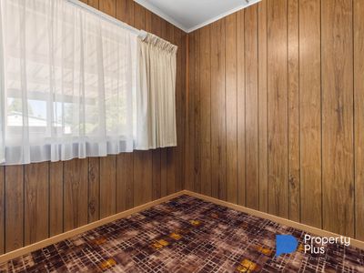 50 Armstrong Street, Charlton