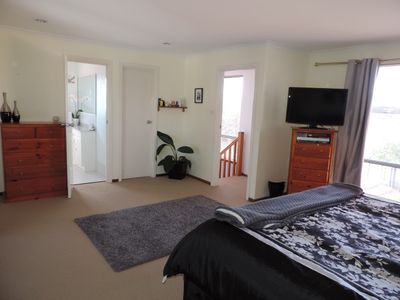 58 Banks, Hillarys