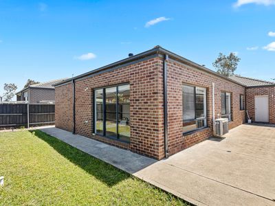 9 Edwin Close, Manor Lakes