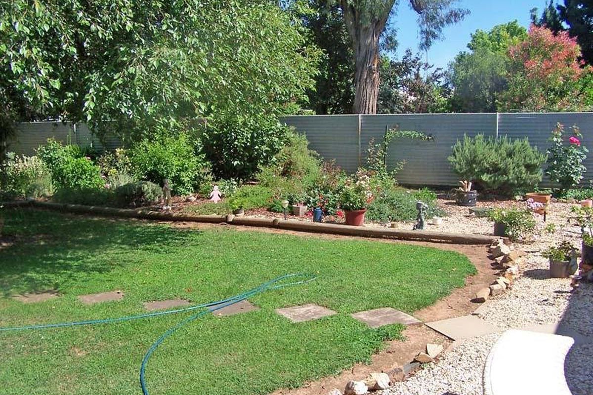 8 Shaw Road, Stanhope