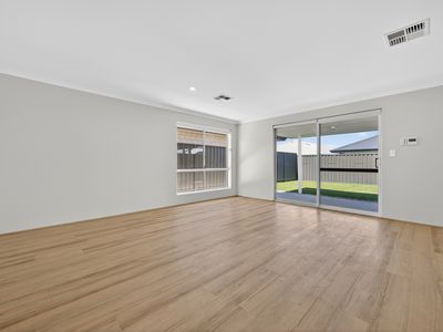 17a Blackmore Loop, Brabham