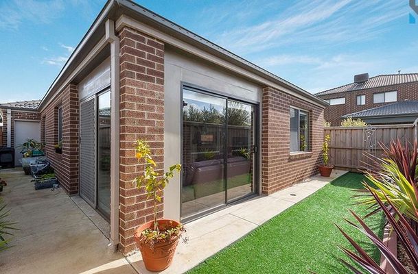 1 Silverwood Drive, Greenvale