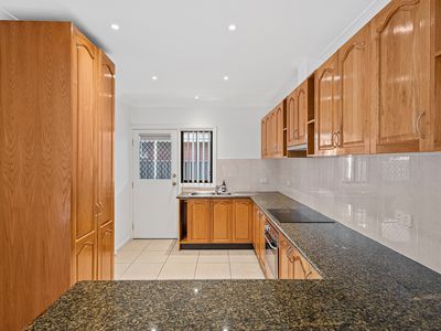 2 / 1 Oakland Avenue, Windang