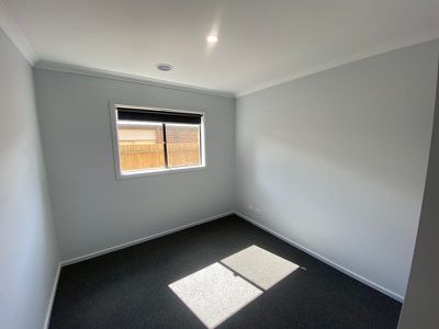 4 Shrubs Road, Mambourin