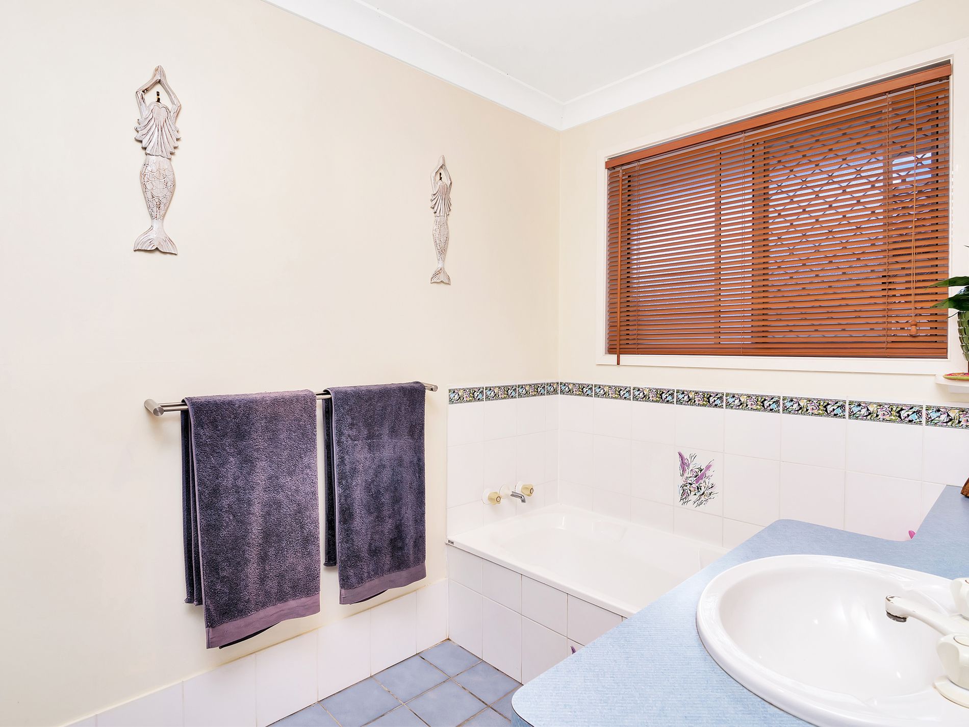 2 / 3 Woodlands Drive, Banora Point