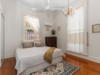 1 / 78 Paxton Street, North Ward