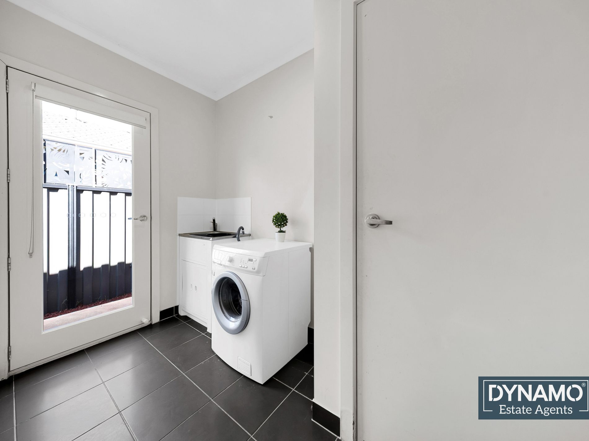 24 Huntingfield street, Craigieburn