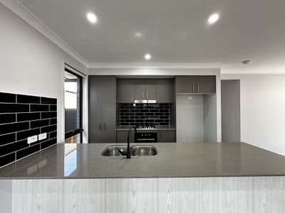 51 Melton Circuit, Gregory Hills