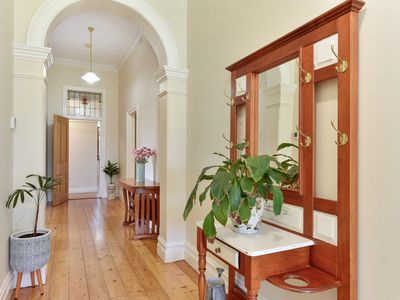 20 Lake Terrace East, Mount Gambier