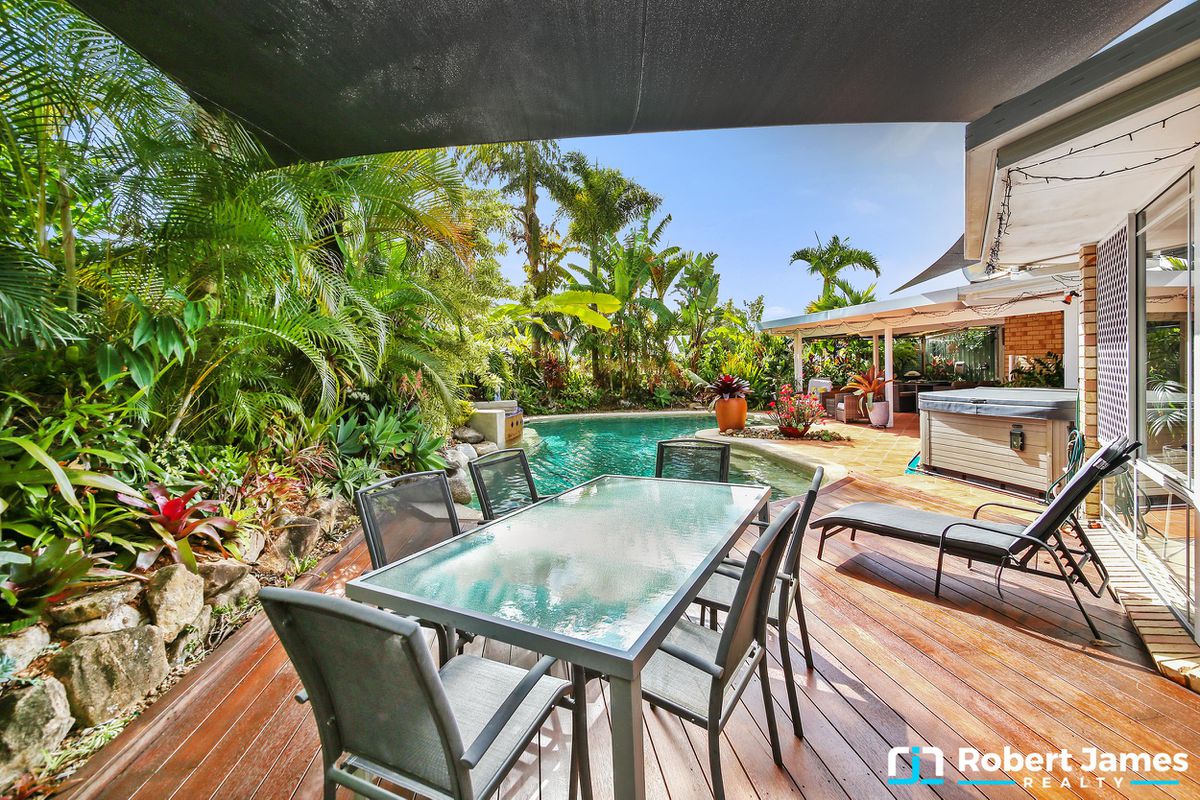 6 Hoylake Court, Tewantin