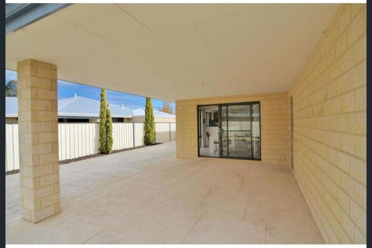 9 Woodside Loop, Beckenham