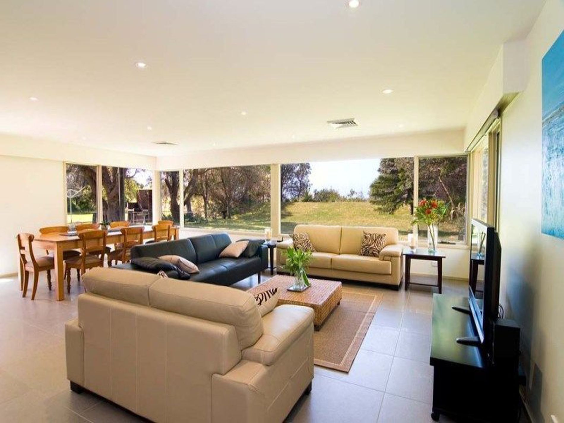 8 Mitchell Parade, Mollymook