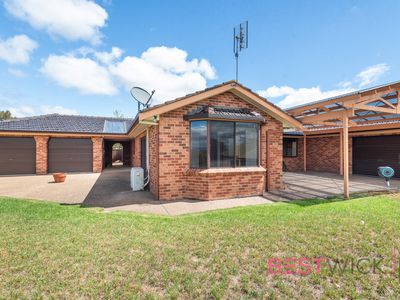 12 Bean Place, Llanarth