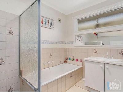 10 Taddor Drive, Cranbourne