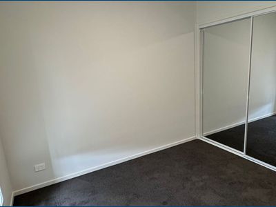 2 Glasspond Street, Chisholm