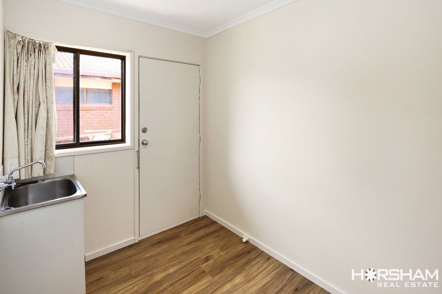 1 / 9 Young Street, Horsham