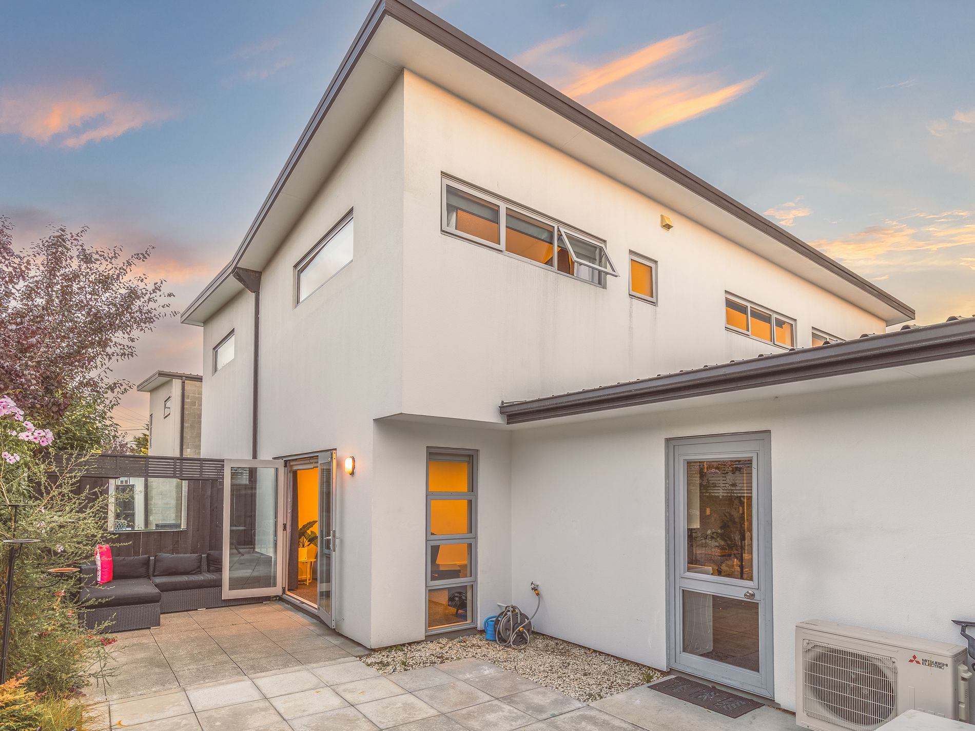 25B Champion Street, Edgeware