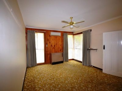 83 Lakeside Avenue , Mount Beauty