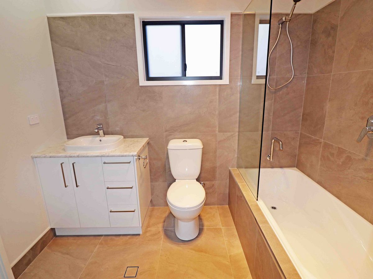 1 / 4 Canopus Circ, Atherton