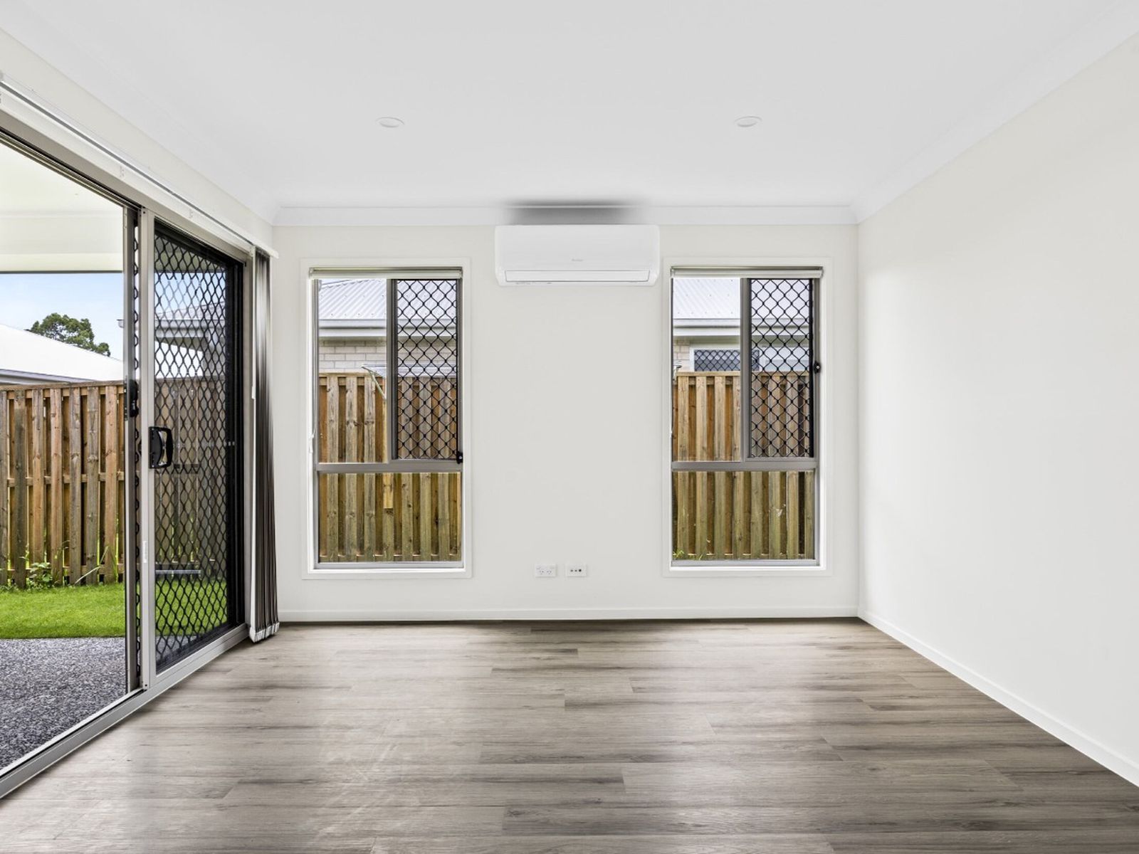 3+2 Dual Key $1,069,000 High Rental! 