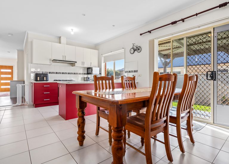 9 Coastal Court, Portland