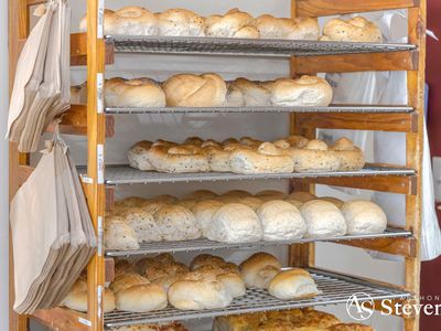 Romsey Hot Bread - Prime Regional Location with High Passing Traffic