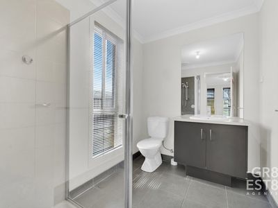 5 Parnum Place, Lynbrook