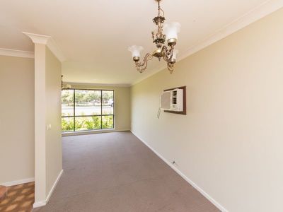 9 Bass Place, Dubbo